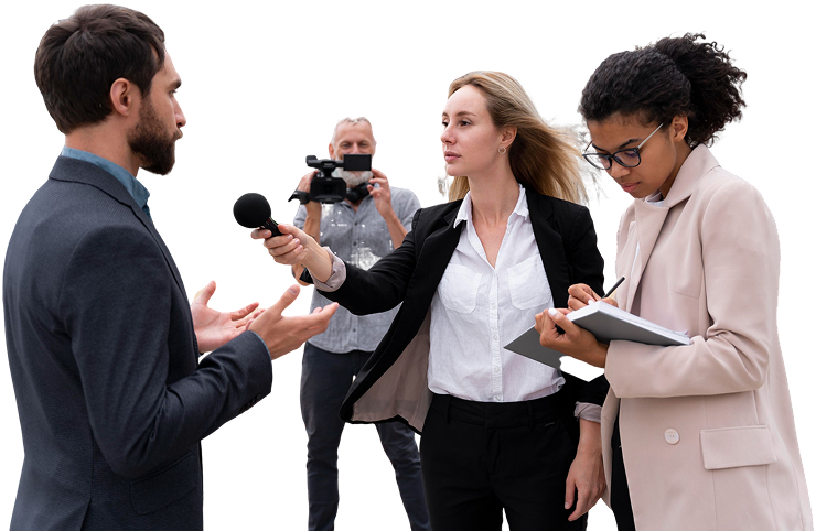 journalists-taking-interview-outdoors